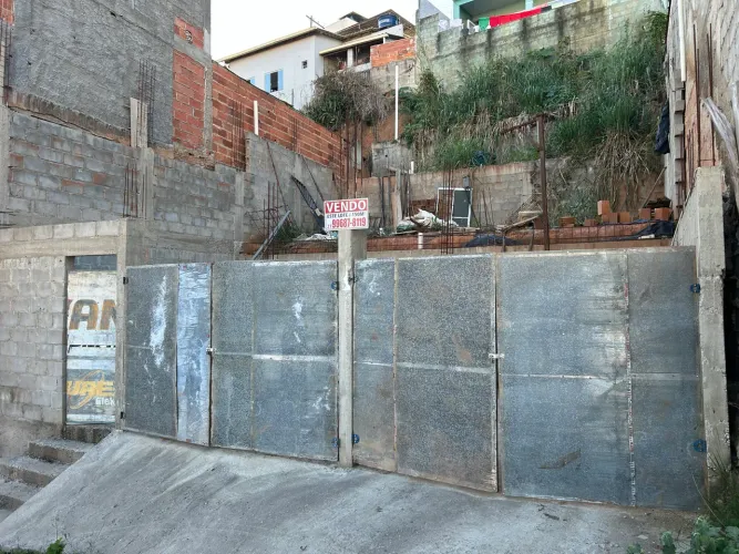 Vendo terreno em construção 