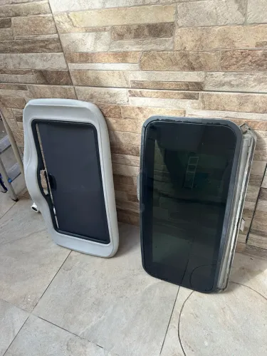 Teto solar universal 
