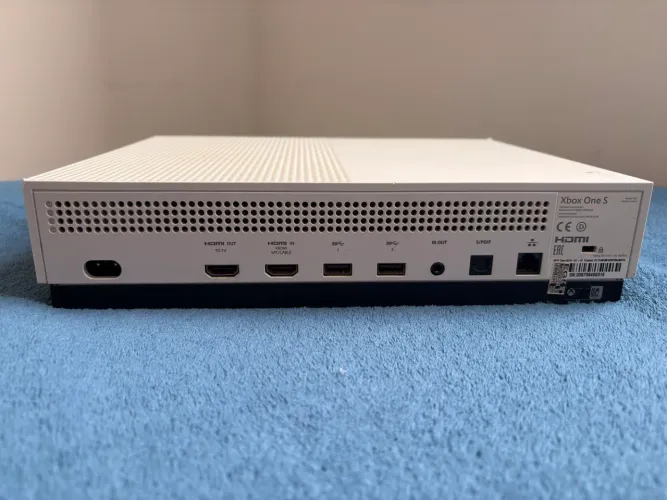 Xbox one s + 7 jogos