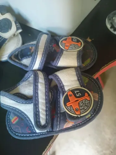 Vende-se 4 calçados originais RN confira