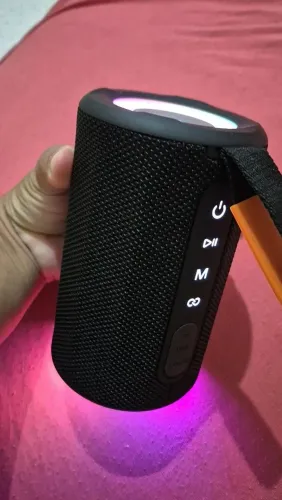 Vendo essa caixa de som via Bluetooth 
