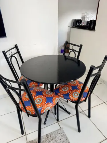 MESA MUITO NOVA!