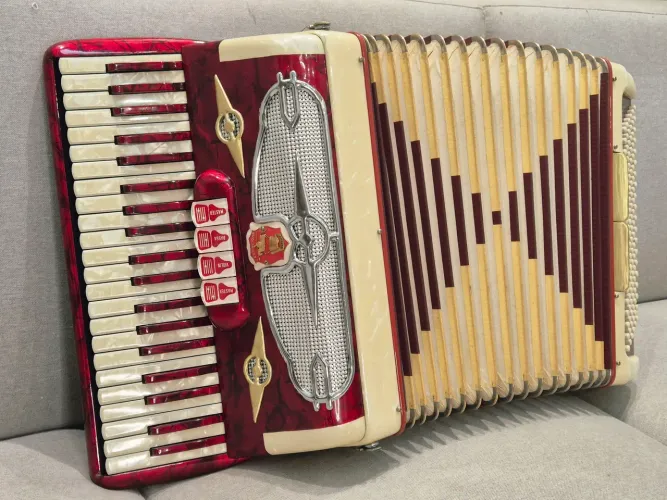Acordeon sanfona Castiglione não Scandalli Giulietti Todeschini Soprani