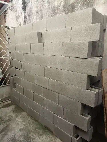 VENDO 400 BLOCOS DE CONCRETO por 800,00