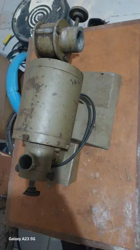 Máquina de moer carne e café