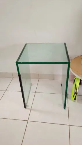 Mesa centro ,linda impecável , espessura gorda aguabto peso