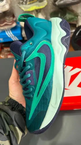 TÊNIS NIKE GIANNIS IMMORTALITY 3 - N. 38 BR - FOTOS REAIS