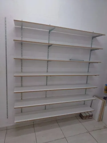 Prateleiras, Painel, Trilho e Suporte