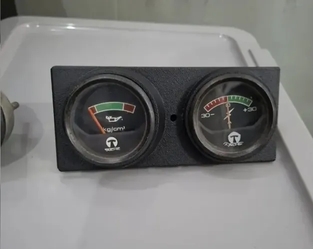 Conjunto manômetros antigo de época com moldura painel fiat 147 rallye