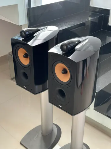 Par de caixas Bowers & Wilkins 805 Nautilus