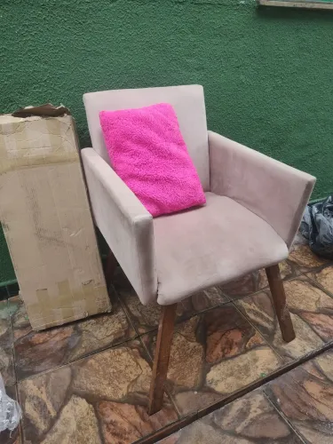 Poltrona rosa bebê 