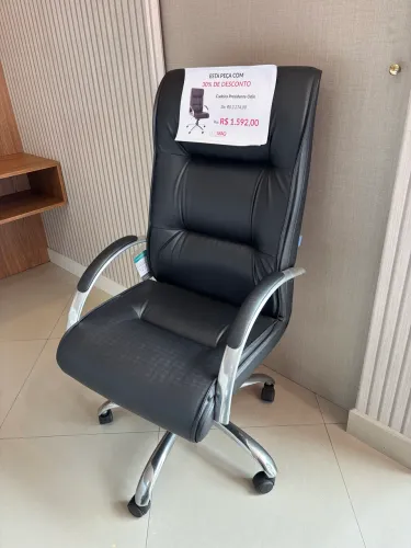 Troca de Showroom - Cadeira Presidente Odin