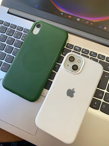Troco os 2 por um iPhone 14 Pro Max