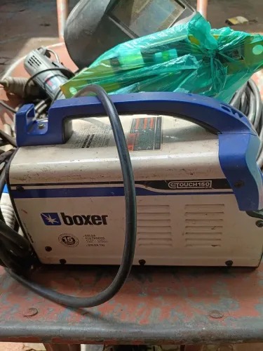 Máquina de solda, Esmerilhadeira, máscara de solda e extensão.