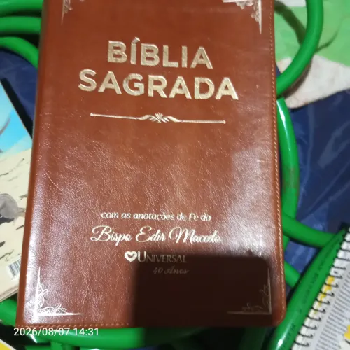 Bíblia sagrada luxo 40 anos universal - Bispo Edir Macedo
