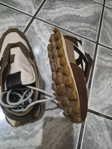 Vendo tênis reserva yankee muito novo