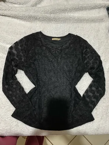 Blusa linda renda preta manga longa feminina plus size GG pedrarias gola