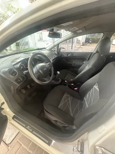 Ford Fiesta 1.5 16V Flex Mec. 5P 2015