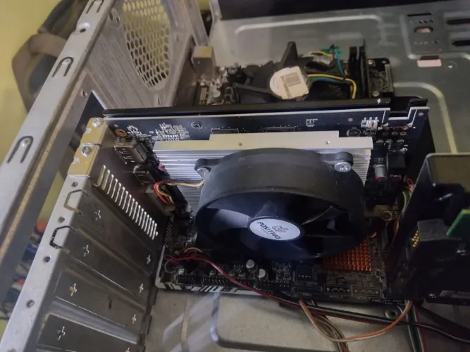 Placa video RX 550 4g roda tudo