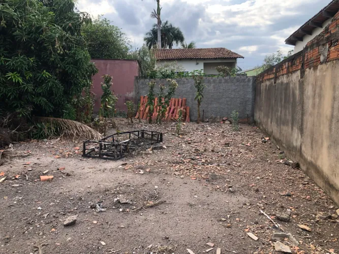 Vendo terreno de 360 mts com mina D? água