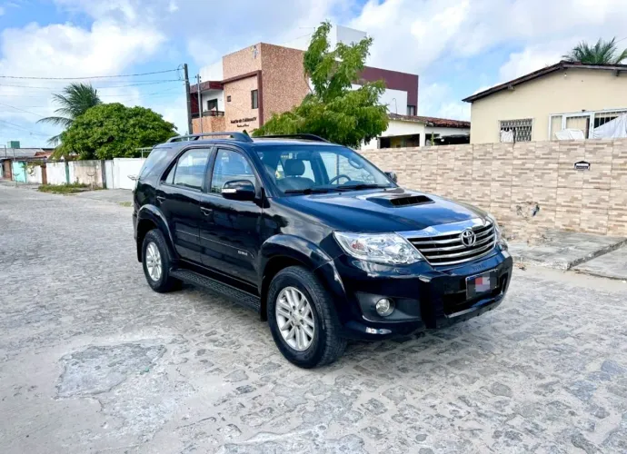 Toyota Hilux SW4 SRV D4-d 4X4 3.0 TDI Dies. AUT 2012