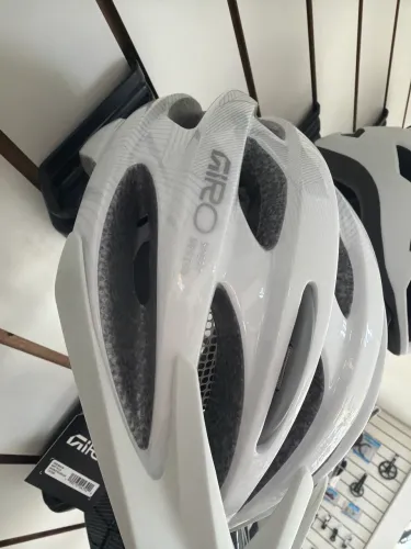 Capacete de ciclismo Giro 