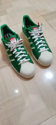 Tênis adidas superstar original 44 em couro, novo.