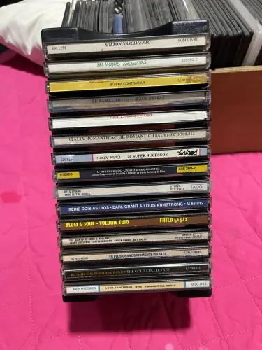 Coleção de cds e coletâneas