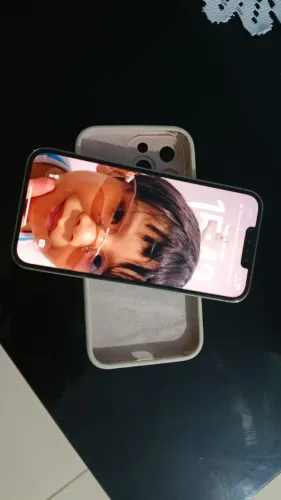 iPhone 13 pro Max troco por um inferior volta de 1600 sem queima vela está novo único dono