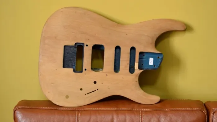 Corpo para guitarra Super Strato Yamaha HSS maple (C302)