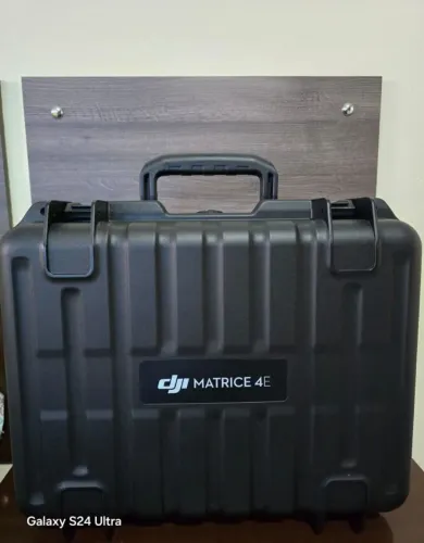 Dji matrice 4e com 3 baterias Anatel 1 ano garantia dji brasil 
