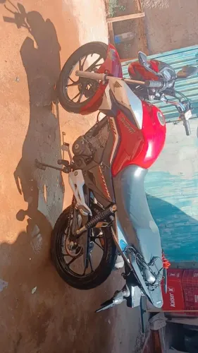 Moto de garagem