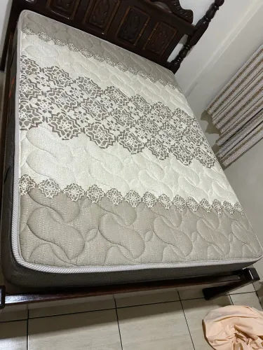 Vendo colchão de casal 