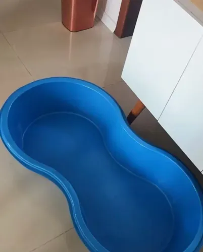 Piscina feijão 100 litros $150 ( Somente retirada no bairro Alto de Coutos )