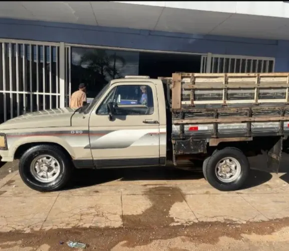 Chevrolet D-20 S / Luxe 3.9/4.0 Diesel 1988