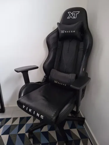 Vendo cadeira gamer ergonômica Viking Black XT Racer