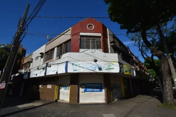 Kitnet com ótima localização na zona 03 para alugar