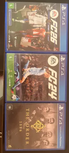 Ps4 , dois controles (1 com dificuldade pra carregar),+ 3jogos