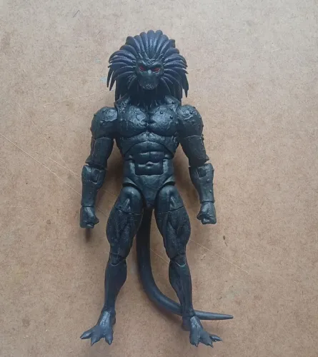 Boneco Marvel legends coração negro custom