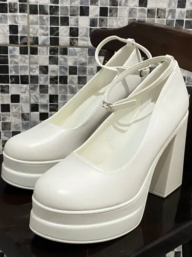 salto plataforma mary jane branco 