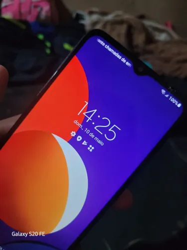 Vende-se galaxy M12 1 trincado só na tela funcionando normal 