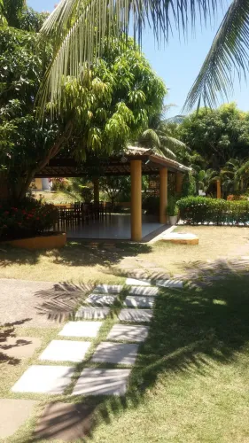 Praia de Itapuã-2/4, Ar, Piscina, internet, 100m da praia, Porteiro 24Hs