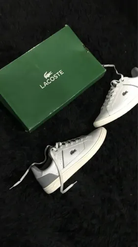 Tênis da Lacoste modelo baixo (Carnabi Pro) original - TAM. 43