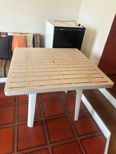 Mesa quadrada plástica branca 90x90 área externa (Vila Andrade)