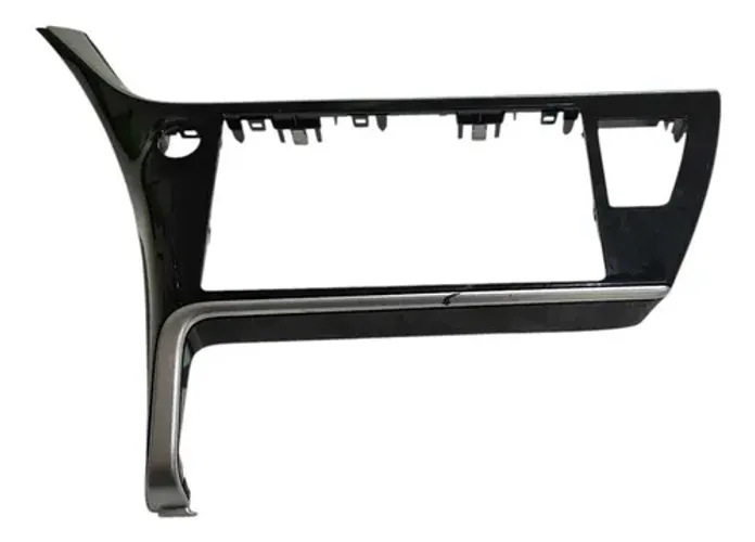 Moldura Multimídia 55405-02c90/doo Toyota Corolla 2017/2019 Preto Com Detalhe Prateado