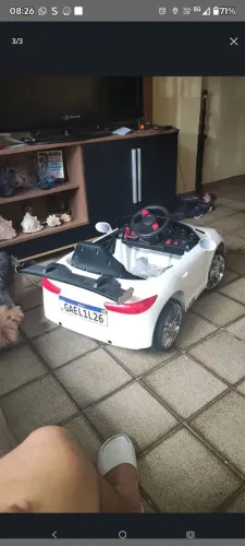 Carro elétrico infantil