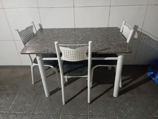 Mesa de marmori