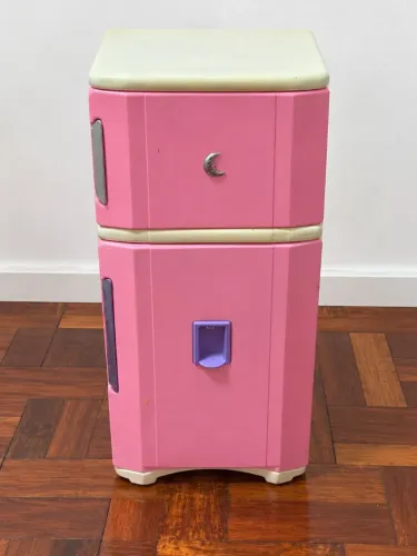 Geladeira de brinquedo