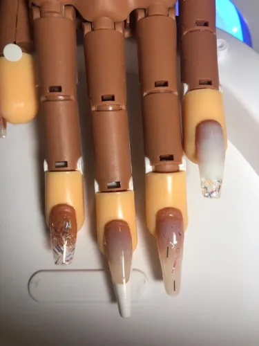 Mão Articulada para Nail Designer