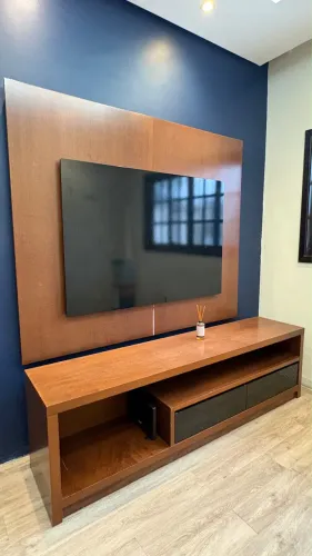 Painel para TV com rack baixo - MDP